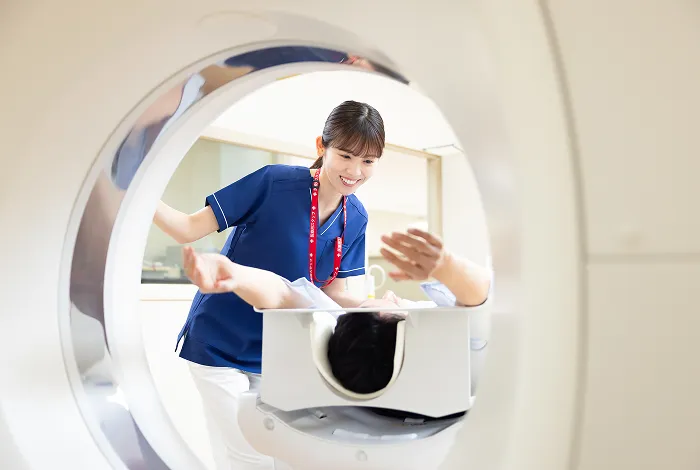 健保組合の巡回健診で技師不足を解消